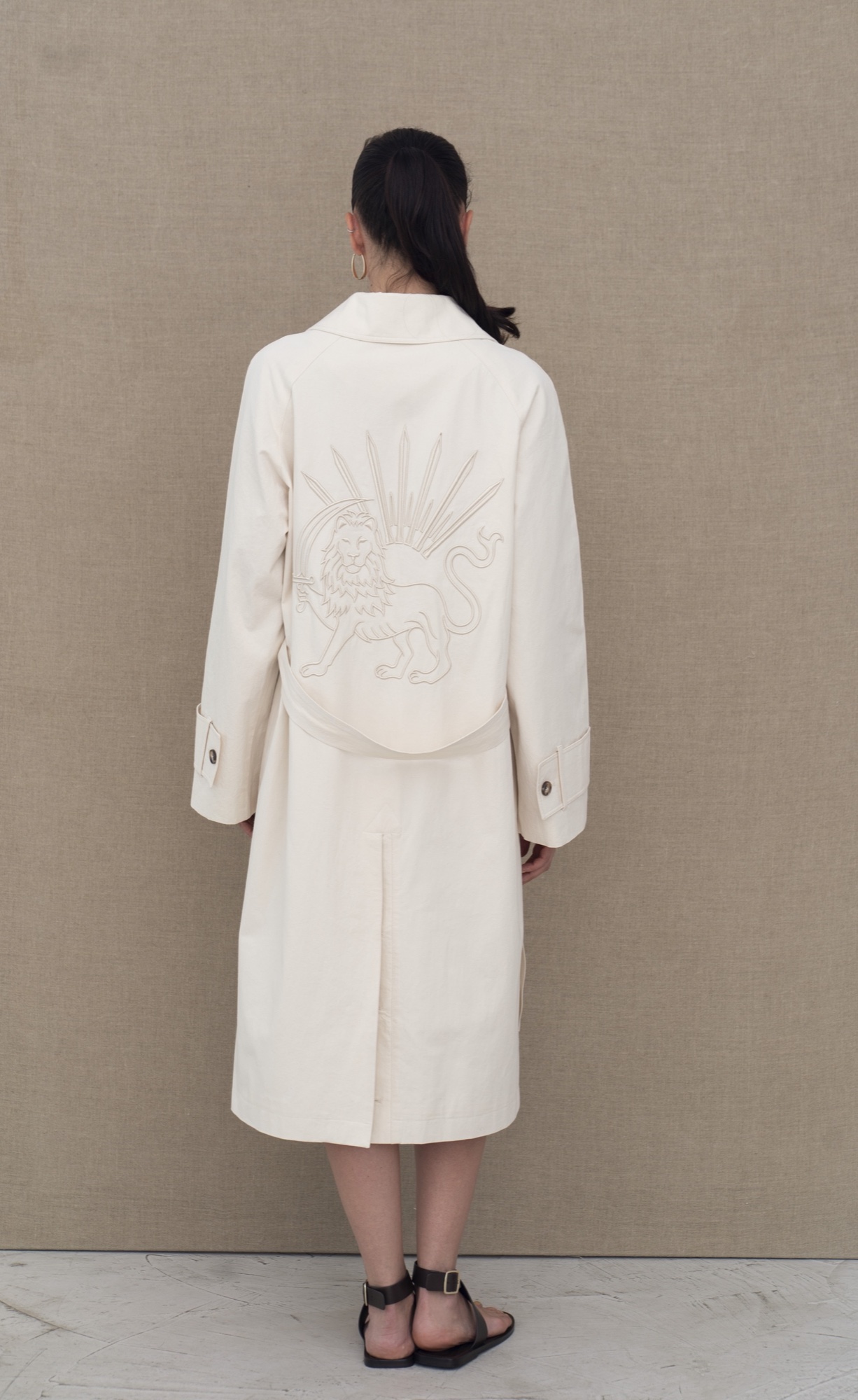 embroidered trench coat — Beige