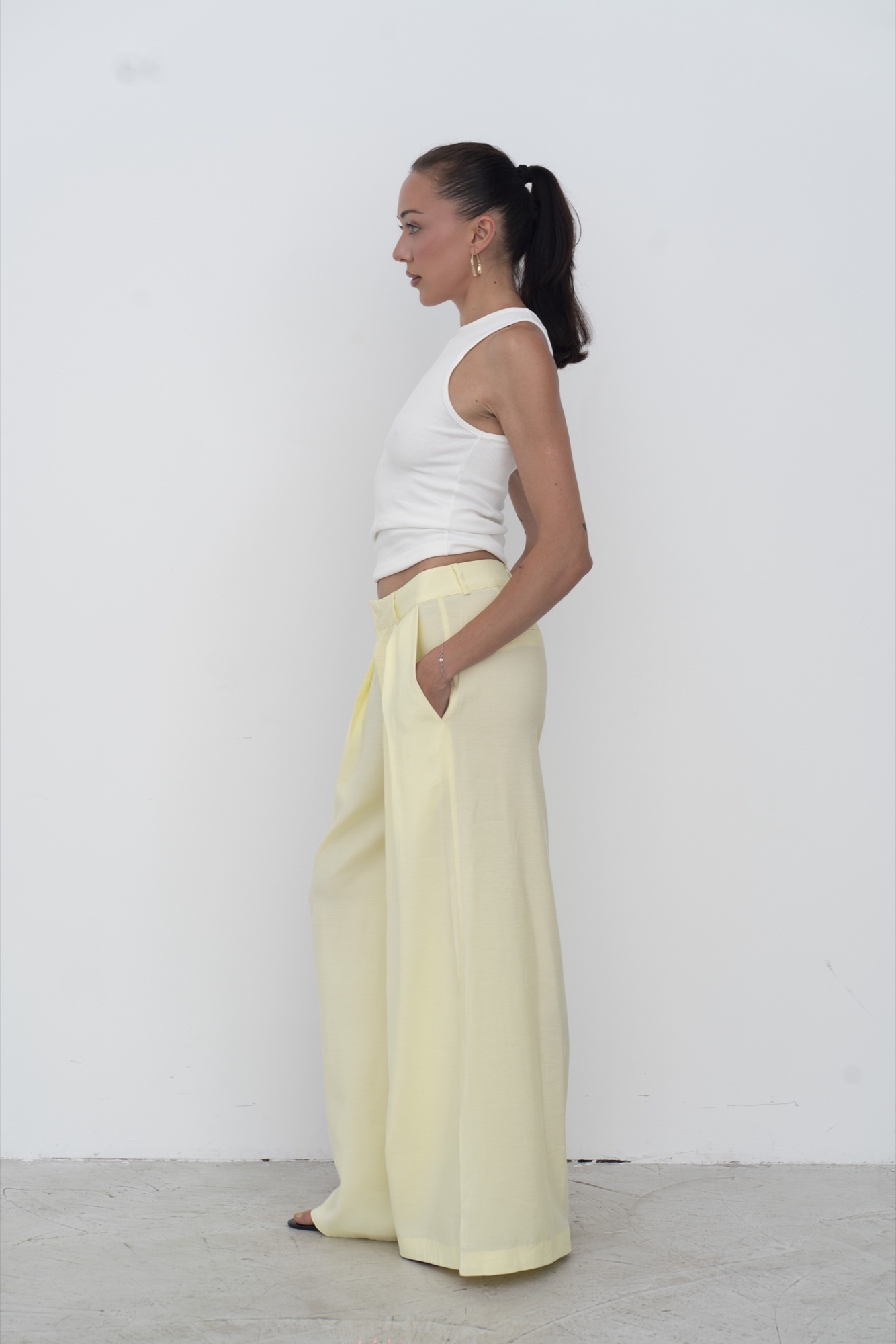 low waisted wide leg pants — Lemon
