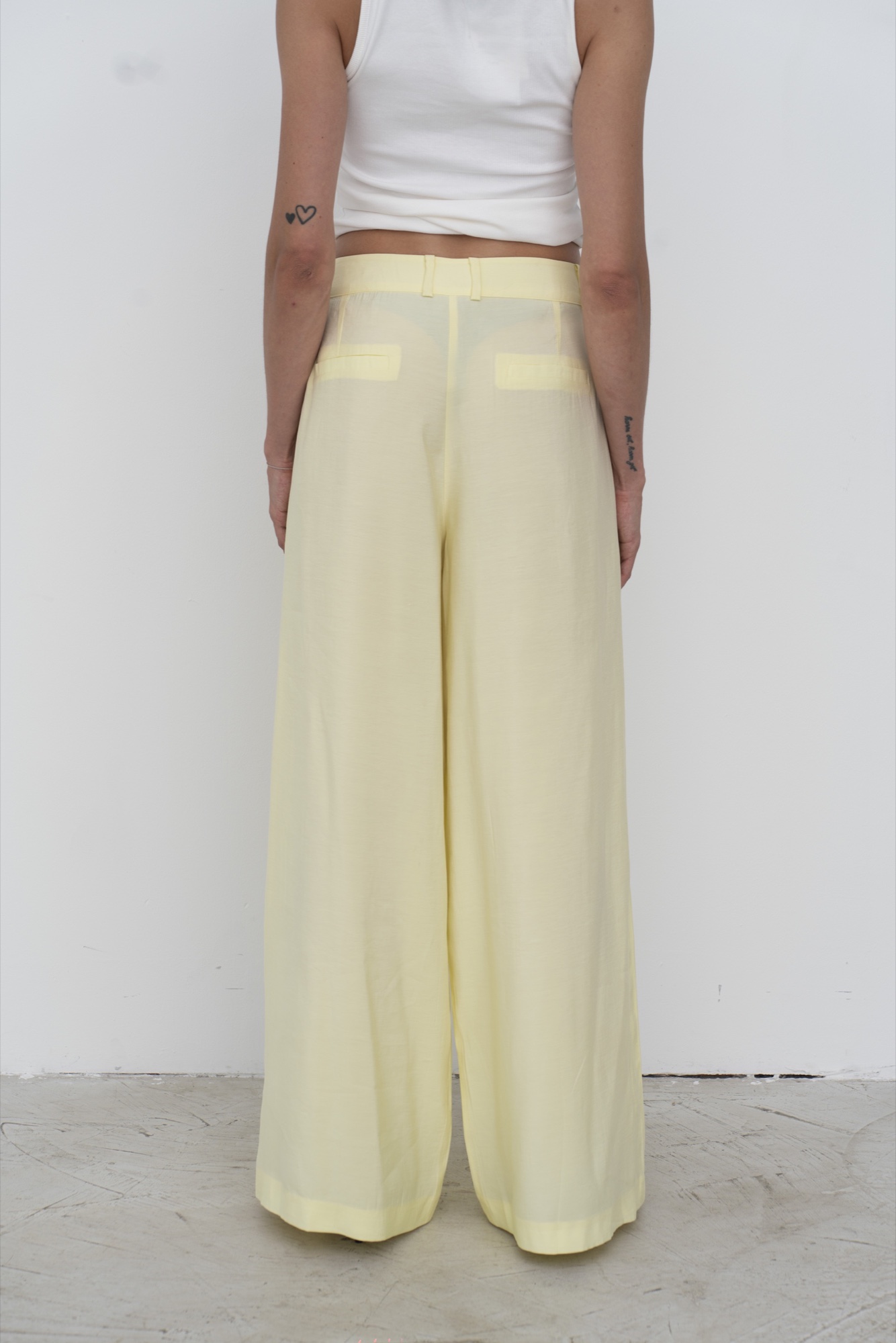 low waisted wide leg pants — Lemon